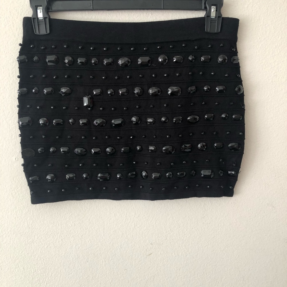 BLACK EMBELLISHED MINI SKIRT.SUZE LARGE - Picture 3 of 8